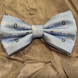NY Collection Geometric Blue Bow Tie